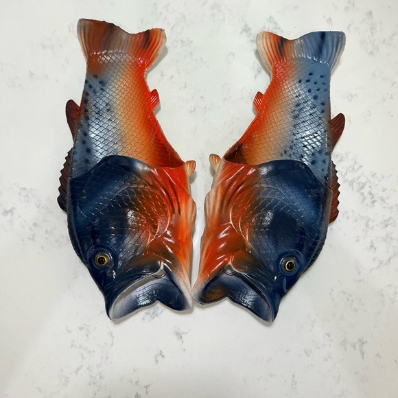 Other - Men's Fish-Shaped Sandals - Red and Blue